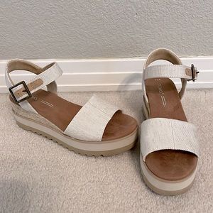 TOMS wedge sandal size 6.5